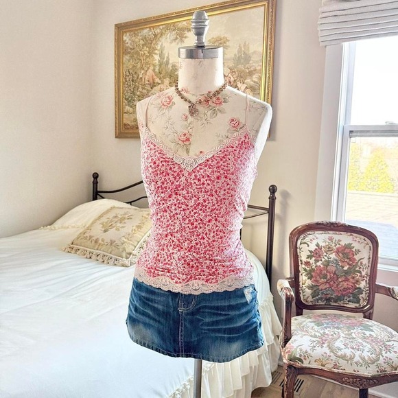 Y2K Express pink floral lace trim cami top size medium - Picture 2 of 4